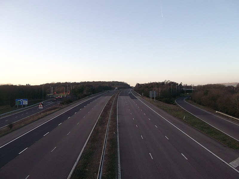 File:M20 Motorway Junction 10 - geograph.org.uk - 2769050.jpg