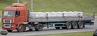 Беларуская: Грузавік МАЗ-5440. Мінск, Беларусь English: MAZ-5440 truck transporting expanded clay products (keramzit). Minsk, Belarus Русский: Грузовой автомобиль МАЗ-5440, перевозящий керамзитовые изделия. Минск, Беларусь