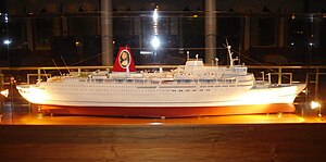 MS Veronica (Mona Lisa) in Qatar, 2006.jpg