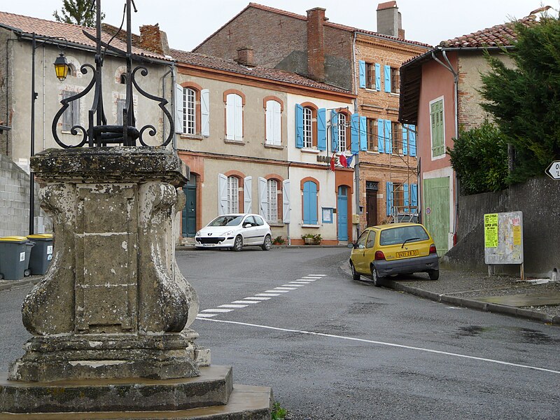 File:Mairie de Latrape.JPG