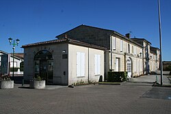 Mairie of Cubzac.jpg