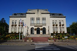 The town hall in Saint-Julien-les-Villas