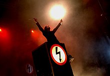 Marilyn Manson performing "Antichrist Superstar" Marilyn Manson performing Antichrist Superstar, SomewhatDamaged2.jpg