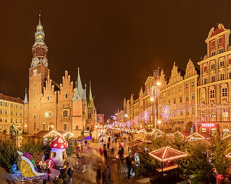 Tập_tin:Mercado_de_Navidad,_Plaza_del_Mercado,_Breslavia,_Polonia,_2017-12-20,_DD_41-49_HDR_PAN.jpg