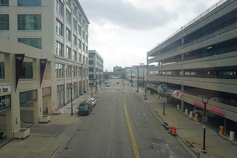 File:Milwaukee November 2022 10 (N. Plankinton Avenue from Milwaukee Skywalk).jpg