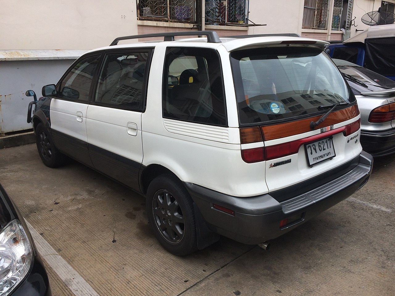 FileMitsubishi Space Wagon Rear.jpg Wikimedia Commons