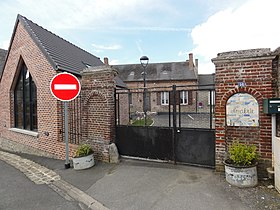 Montigny-sur-Crécy (Aisne) mairie - école.JPG