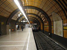 Munich subway station Theresienwiese.jpg
