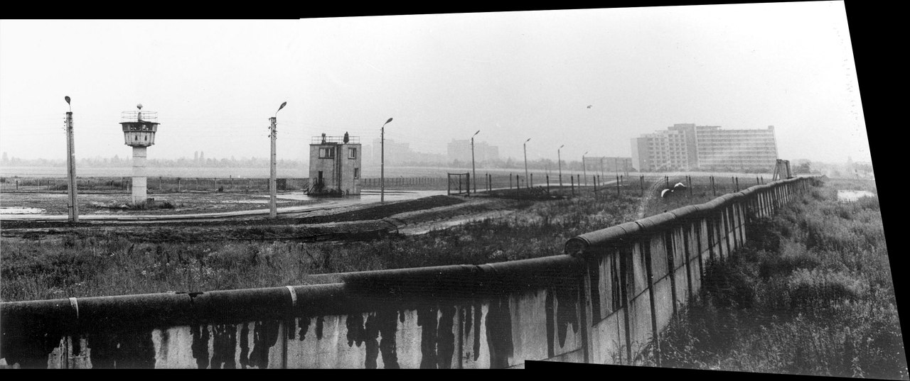 Mur de Berlin Lossy-page1-1280px-Mur_de_Berlin_en_juillet1980_Photographie_Olivier_Victor_Marius_Dumay.tif