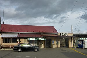 Stanice Nagareyama - venku s taxíkem - 14. 5. 2017.jpg