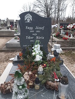 Nagy József (1938–2021) és feleségének, Teker Máriának (1941–2022) a sírja a zichyújfalui temetőben.