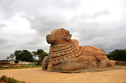 Single stone carved Nandi at Lepakshi