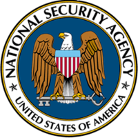 I Gåtornas palats har den amerikanska underrättelsetjänsten NSA:s digitala övervakning och databas utsatts för en oknäckbar kodnyckel.