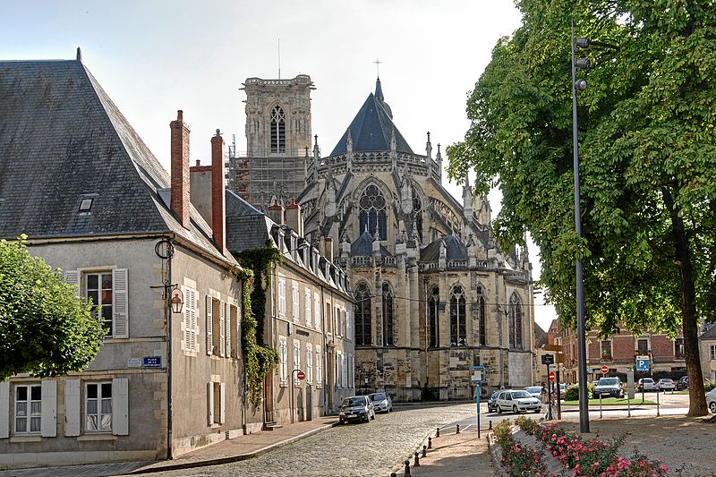 File:Nevers-cathedrale-fused.jpg