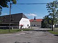 Subject aggregate manor with the individual monuments manor house, barn and two baroque putti (see also individual monuments same address - Obj. 09246626)