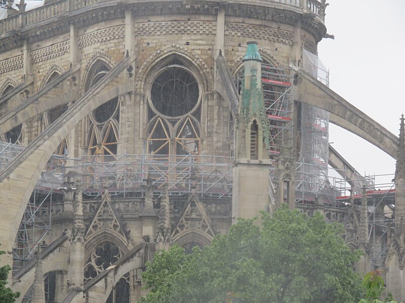 File:Notre-Dame - 2019-05-10 - Apse from the south-east 03.jpg