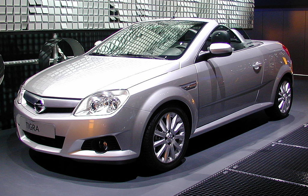 File:Opel Tigra TwinTop rear.JPG - Wikimedia Commons