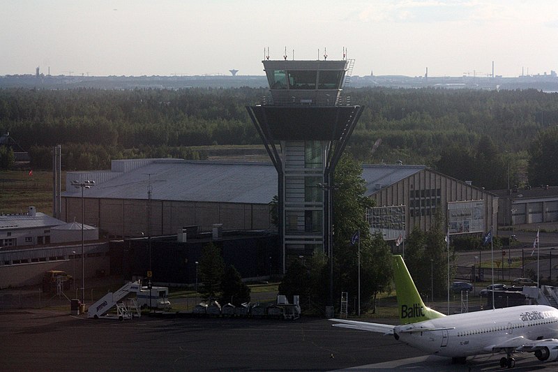 File:Oulu Airport 20100612.JPG