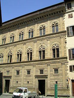 Glavna fasada Palazzo Rucellai