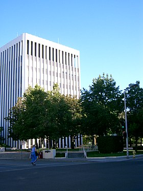 Palo Alto, California (City Hall) 2004.jpg