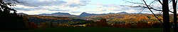 Panoramisch uitzicht op Willoughby Notch en Mount Pisgah