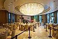 宴会厅可摆放最多10围酒席，并引入Armani Fiori专属花艺设计。