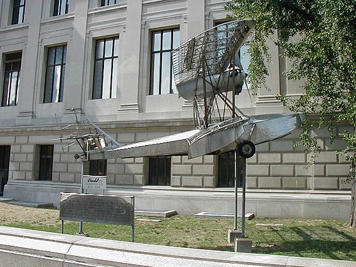 The Budd BB-1 Pioneer in front of the Franklin Institute