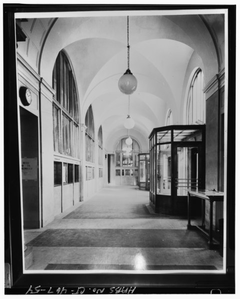 File:Photocopy of photograph dated February 26, 1941, photographer Brown's Photo Service. View looking north in main lobby of Stamford Post Office - Stamford Post Office, 421 HABS CONN,1-STAMF,13-54.tif