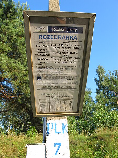 File:Podlaskie - Sokółka - Nowa Rozedranka - Przystanek kolejowy Rozedranka - Peron - Rozkład 08.2011.jpg