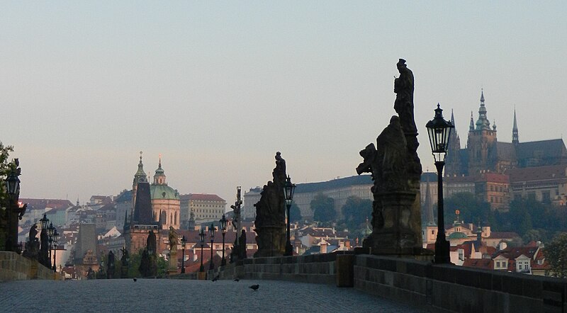 File:Pont Charles Prague.jpg