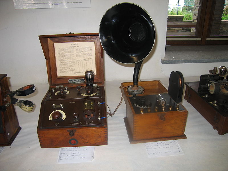 File:Radio receiver 07.jpg