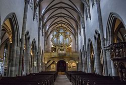 Vue de la nef vers l'orgue