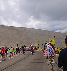 Richard Carapaz avec Rigoberto Urán au Mont Ventoux lors du Tour de France 2021.