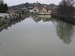 Rogny-les-Sept-Écluses ; le Loing croise la canal de Briare. category:Loing