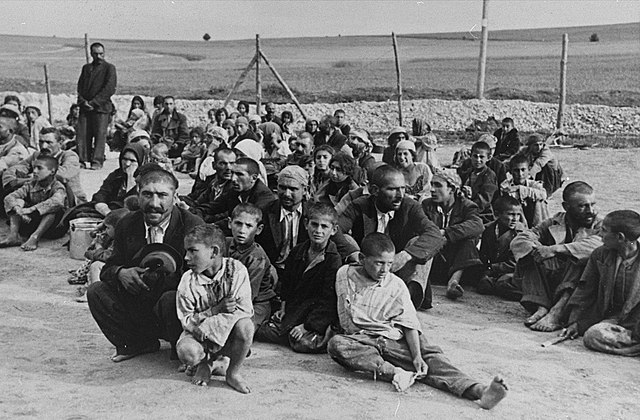 Romani prisoners at Belzec extermination camp, 1940