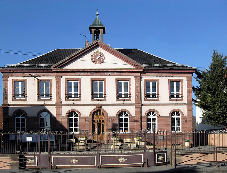 File:Roppe, Mairie-école.jpg