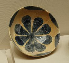 Rosette cup, 8th - 9th centuries, clay ceramic, decoration painted on opacified glaze, Louvre Museum (MAO S. 53) Rose cup Susa Louvre MAOS53.jpg