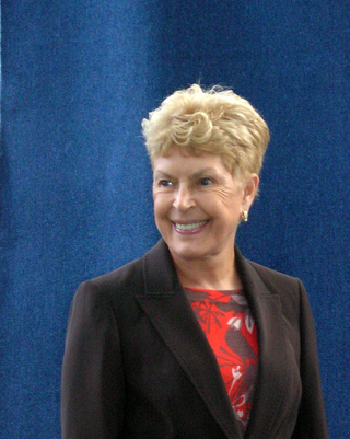 Fortune Salaire Mensuel de Ruth Rendell Combien gagne t il d argent ? 1 000,00 euros mensuels