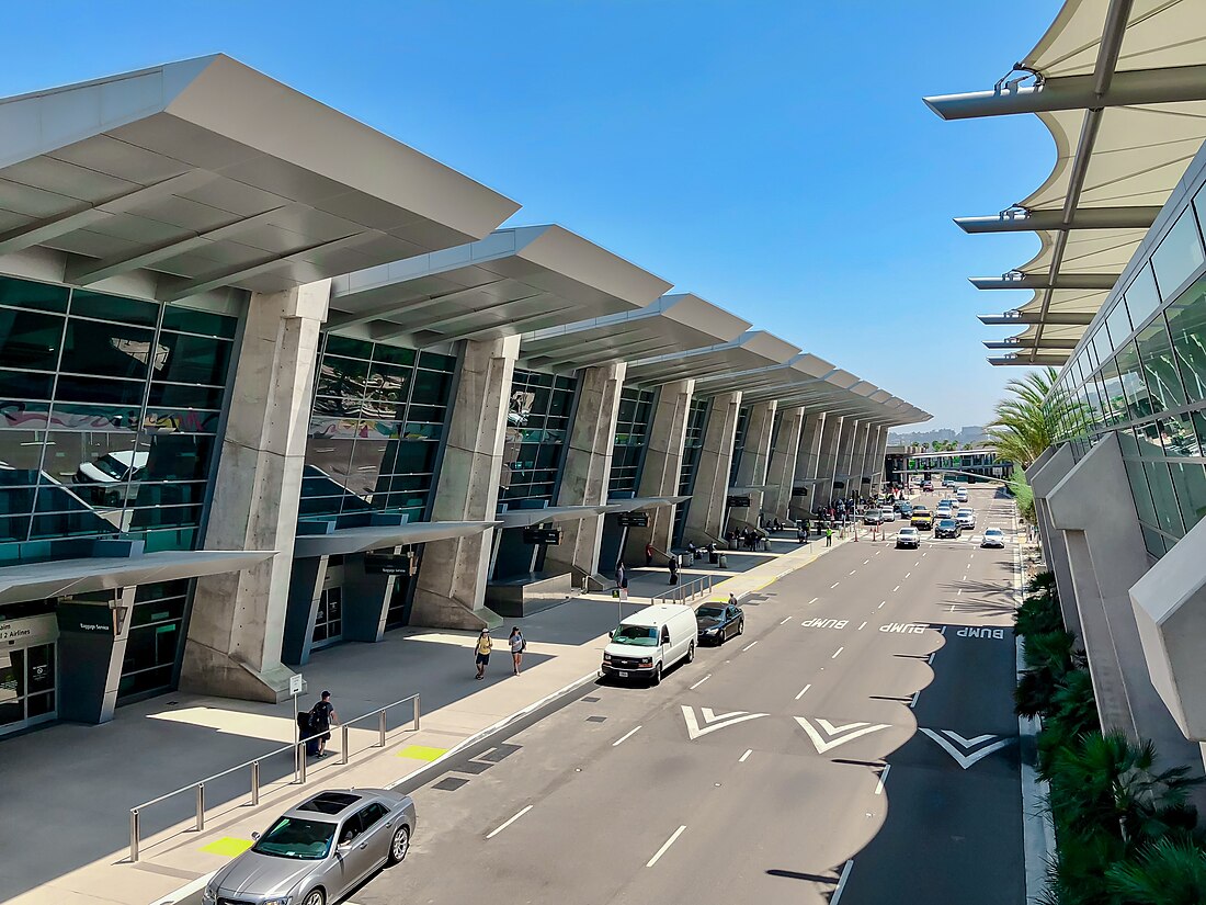 File:San Diego International Airport (KSAN) Terminal 2 (upper deck) - August 2018.jpg