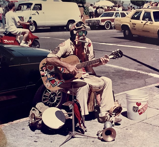 File:San Francisco street musician - 1989.jpg
