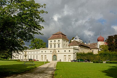 So kommt man zu Schloss Ernstbrunn mit den Öffentlichen - Mehr zum Ort Hier