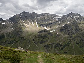 Uitzicht (aan de linkerkant) vanuit het noordwesten.