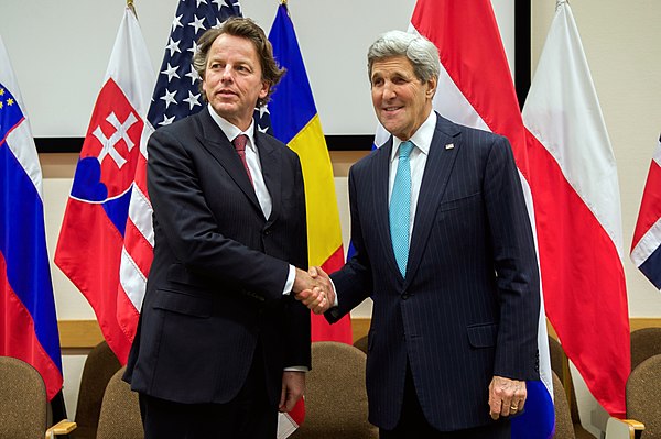 Minister of Foreign Affairs Bert Koenders and United States Secretary of State John Kerry at a NATO summit in Brussels on 2 December 2014.