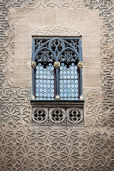 File:Segovia - Ciudad de Segovia - Esgrafiado y Ventana 2017-10-21.jpg