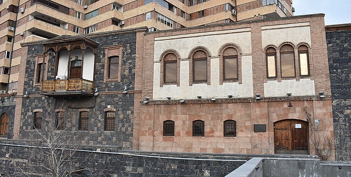 Дом-музей Сергея Параджанова в Ереване (фасад), фото 3 февраля 2018