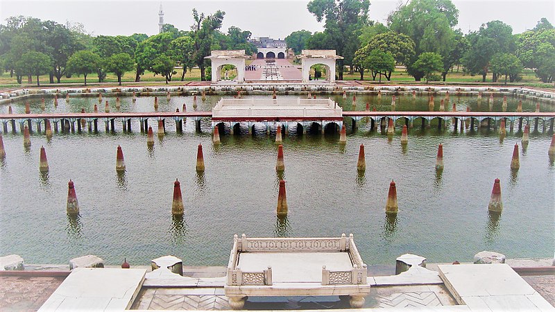 File:ShalimarGardens1.jpg