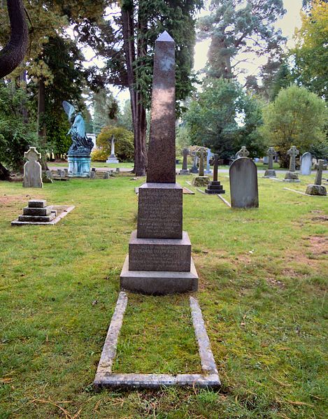 File:Sir Francis Piggott Grave 2016.jpg