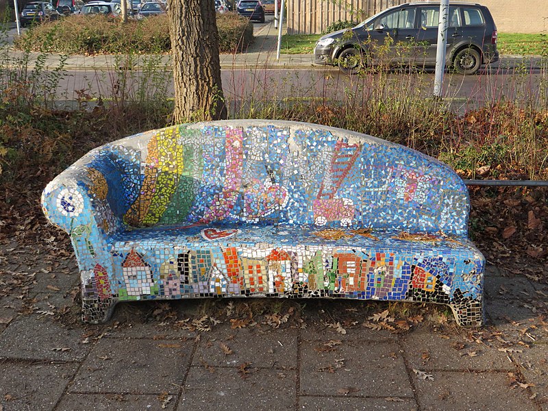 File:Social sofa Nieuw Vennep 01.jpg