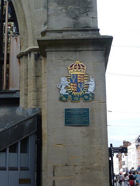 File:St Michael's Tower, Gloucester 04.JPG