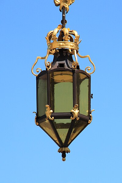 File:Street light place Stanislas.JPG